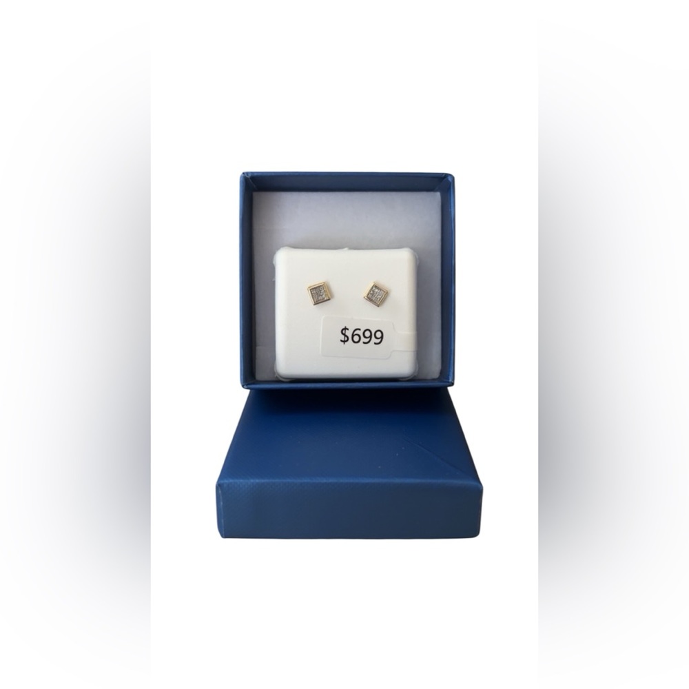 Stunning Diamond & 10K Gold Stud Earrings